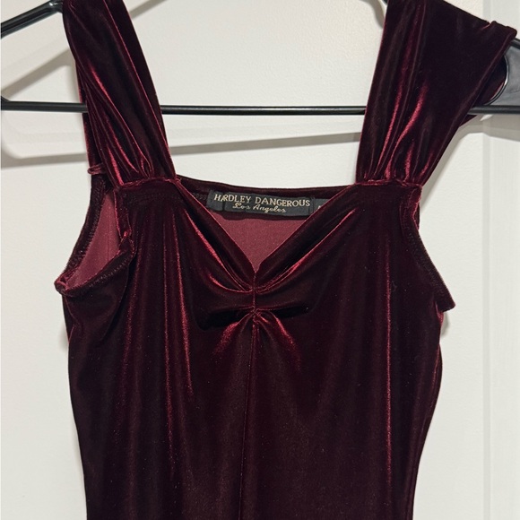 Hardley Dangerous Los Angeles Burgundy Velvet Midi Dress Size Small - Picture 7 of 7